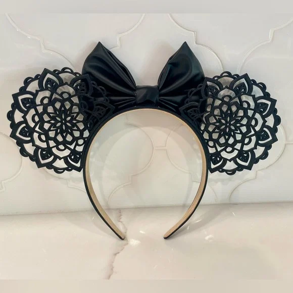 Like New Black Disney Minnie Mouse Ears - Picture 2 of 4